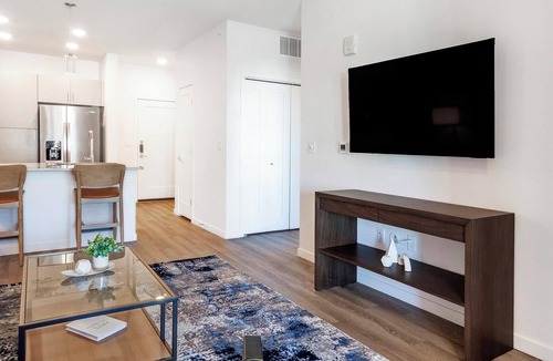 Northgate Apartment | Landing | Beautiful 1BD, Gym, Pool