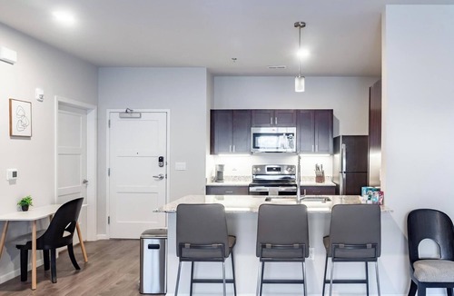 Greenwich Apartment | Landing | Beautiful 2BD, Game Room, Courtyard