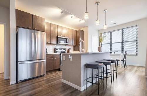 Milwaukee Apartment | Landing | Beautiful 2BD, Courtyard, Gym