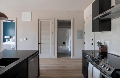 Inglewood Apartment | Landing | Beautiful 2BD, Rooftop Lounge
