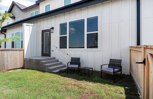Edmond Apartment | Landing | Beautiful 3BD, Clubhouse, Pool