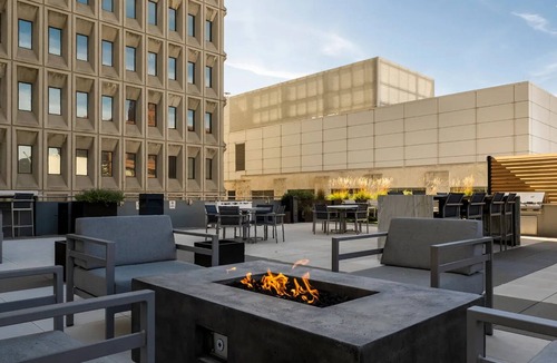 Downtown Kansas City Apartment | Landing | Chic 1BD, Gym, Yoga Studio