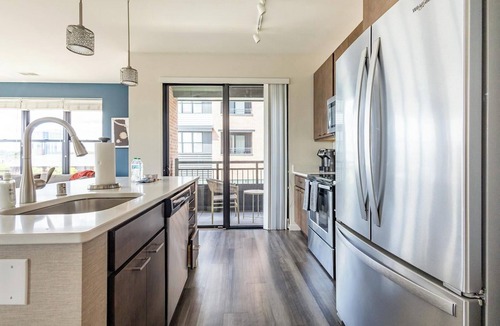 Milwaukee Apartment | Landing | Chic 2BD, Clubhouse, Courtyard