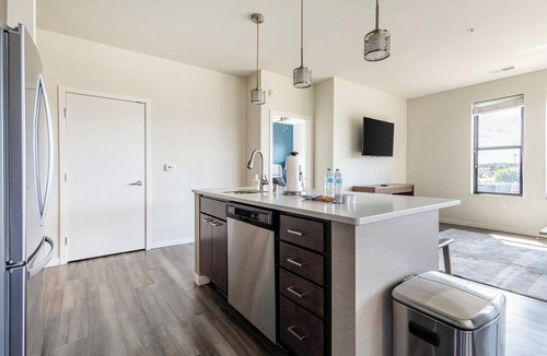 Milwaukee Apartment | Landing | Chic 2BD, Clubhouse, Courtyard