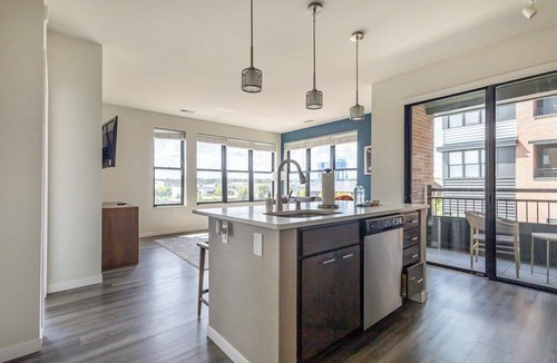 Milwaukee Apartment | Landing | Chic 2BD, Clubhouse, Courtyard