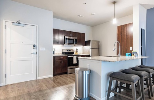 Greenwich Apartment | Landing | Chic 2BD, Gym, Courtyard