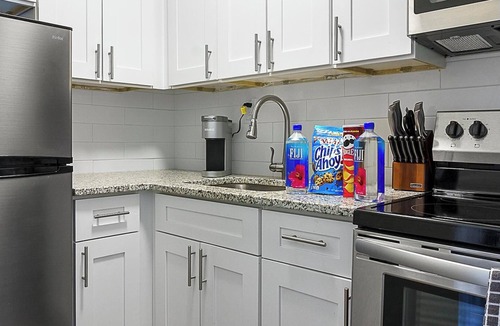 Fort Wayne Apartment | Landing | Chic Studio, Pool, Gym