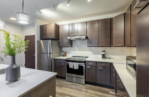 Milwaukee Apartment | Landing | Incredible 2BD, Gym, Courtyard