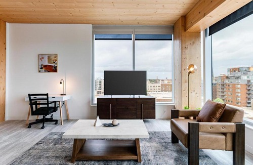 East Town Apartment | Landing Incredible 3BD Gym Pool