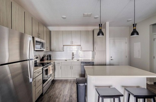 Covington Apartment | Landing | Modern 1BD, Clubhouse, Gym