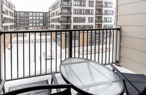Tremont Apartment | Landing | Modern 1BD, Clubhouse, Courtyard