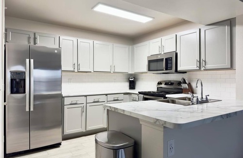 Belton Apartment | Landing | Modern 1BD, Clubhouse, Gym