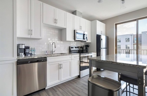 Tremont Apartment | Landing | Modern 1BD, Courtyard, Clubhouse