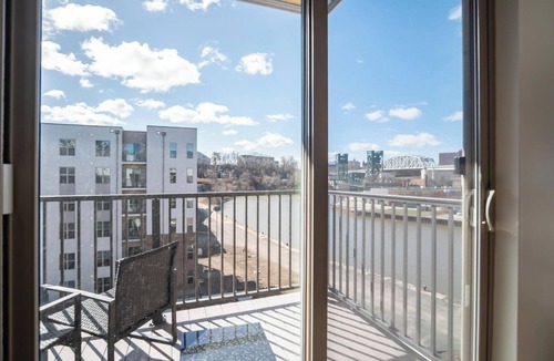 Tremont Apartment | Landing | Modern 1BD, Courtyard, Clubhouse