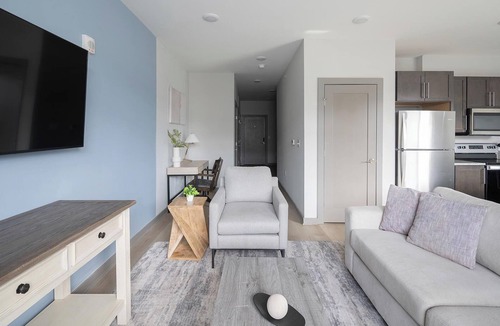 Talbot's Corner Apartment | Landing | Modern 1BD, Pool, Gym