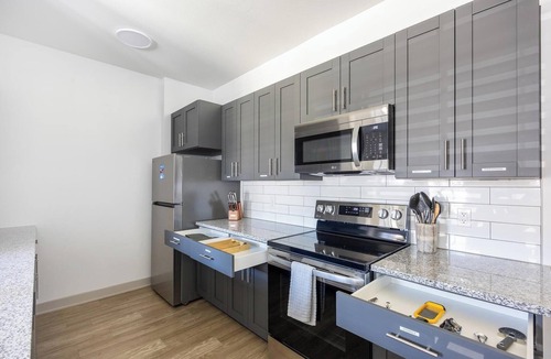 McCordsville Apartment | Landing | Modern 1BD, Gym, Clubhouse