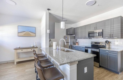 McCordsville Apartment | Landing | Modern 1BD, Gym, Clubhouse