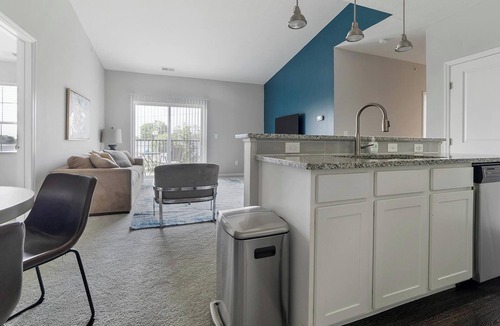 Northwest Columbus Apartment | Landing | Modern 2BD, Gym