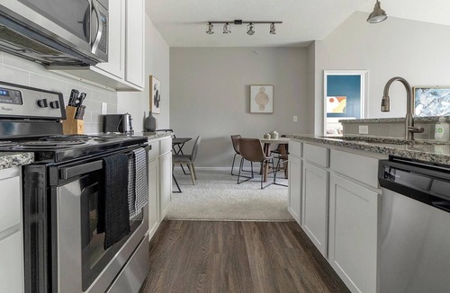Northwest Columbus Apartment | Landing | Modern 2BD, Gym