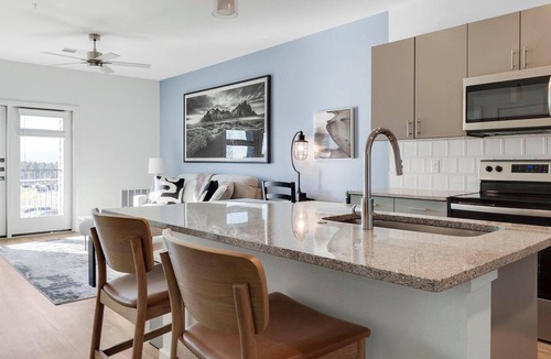 Northgate Apartment | Landing | Spectacular 1BD, Pool, Gym