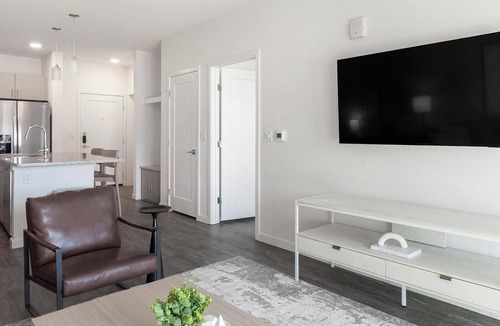 Northgate Apartment | Landing | Spectacular 1BD, Gym, Pool