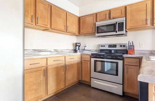 Jenks Apartment | Landing | Spectacular 2BD, Gym, Courtyard