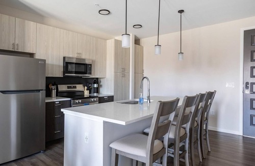 Near Northside Apartment | Landing | Stunning 1BD, Pool, Gym
