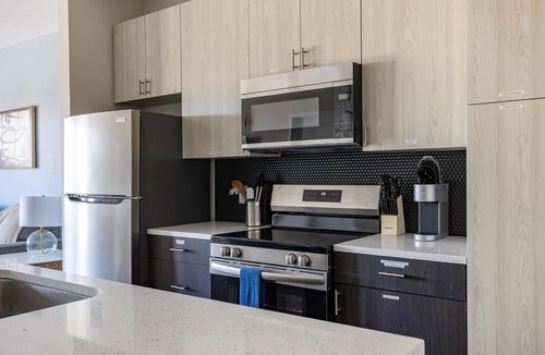 Near Northside Apartment | Landing | Stunning 1BD, Pool, Gym