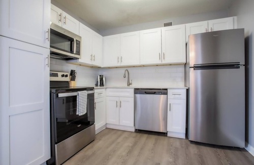 Fort Wayne Apartment | Landing | Stunning 2BD, Game Room, Gym