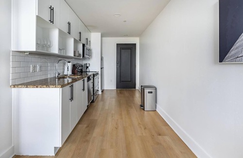 Financial District Apartment | Landing | Stunning Studio, Gym, Pool