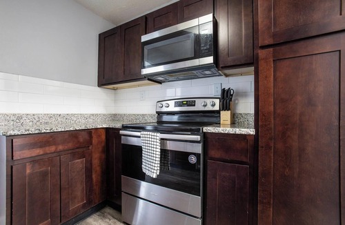 Fort Wayne Apartment | Landing | Stunning Studio, Game Room, Gym