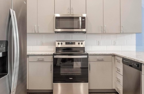 Northgate Apartment | Landing | Stylish 1BD, Pool, Gym