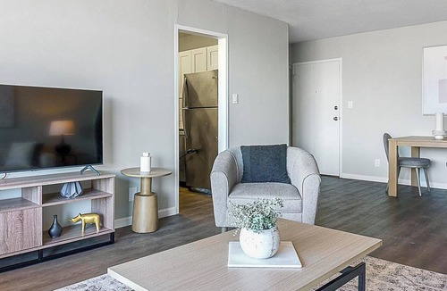 Fort Wayne Apartment | Landing | Stylish 1BD, Gym, Pool