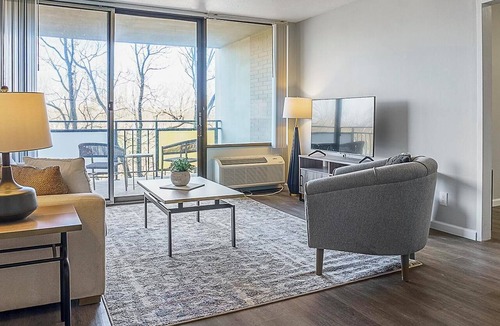 Fort Wayne Apartment | Landing | Stylish 1BD, Gym, Pool