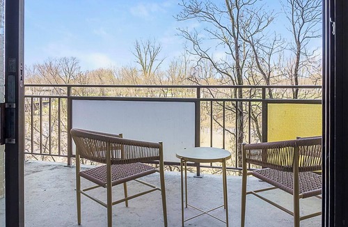 Fort Wayne Apartment | Landing | Stylish 1BD, Gym, Pool