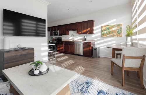 Johnstown Apartment | Landing | Stylish 1BD, Yoga Studio, Gym