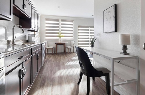 Johnstown Apartment | Landing | Stylish 1BD, Yoga Studio, Gym