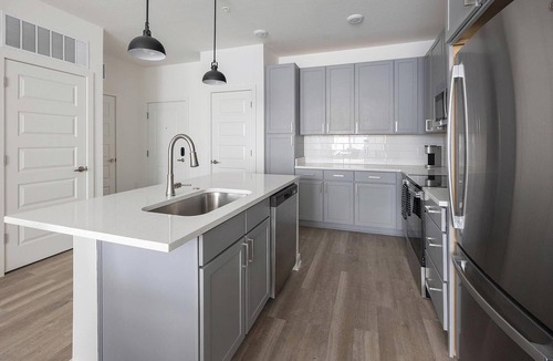 Broomfield Apartment | Landing | Stylish 2BD, Yoga Studio, Gym