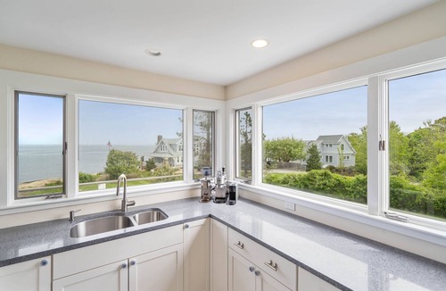 Gloucester House | Lanesville 4BR Fully Renovated Home Oceanfront Deck w/Grill+Outdoor Shower!