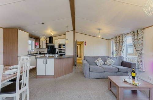 Carlton Miniott Cabin | Larch Waterside Spa, Thirsk