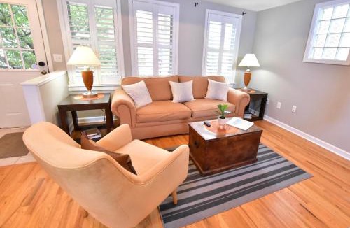 Tremont Apartment | Large 3 Bedroom, Tremont House, minutes from everything!