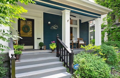 Tyler Park House | Large 5-bdrm historic Highlands home just steps to bars, parks and restaurants!