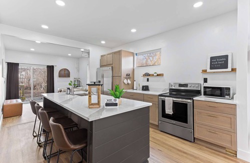 Detroit House | Large 5BR Detroit Stay|Ideal for Groups