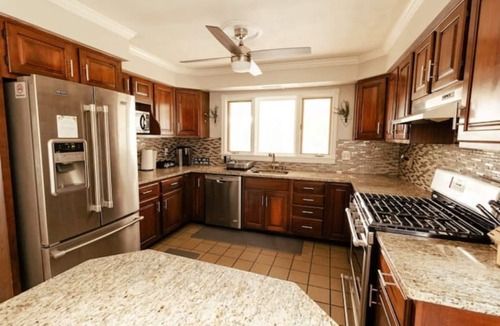 South Hills House | Large Colonial - Minutes from City!