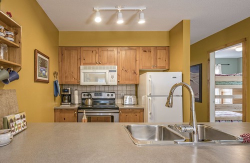 Silver Star Mountain Condo | Large Corner Quiet Top Floor Creekside Condo, fully equipped, on trails