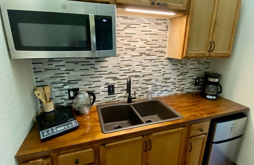 Moriarty Apartment | Large Efficiency Apartment w/Kitchenette, Laundry & Screened Porch