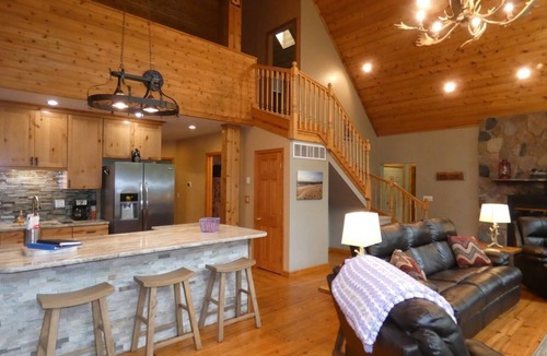Bellaire House | Large Family Close to Ski and Golf