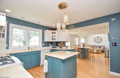 Ashtabula House | Large Family Lakehouse on the Coast with Stunning Water Views