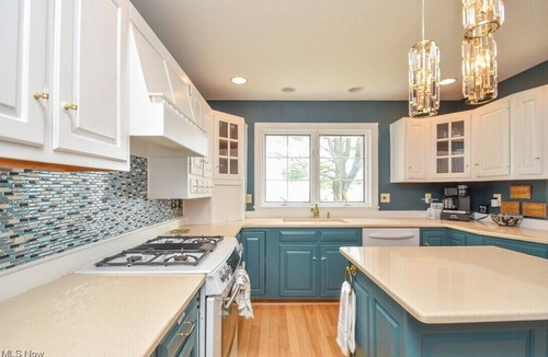 Ashtabula House | Large Family Lakehouse on the Coast with Stunning Water Views