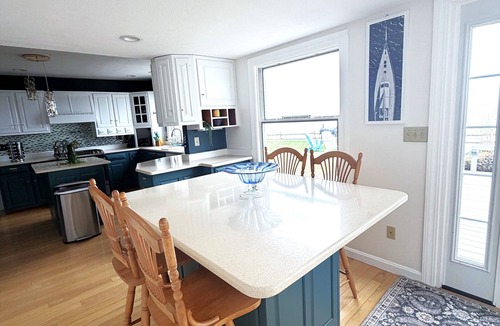 Ashtabula House | Large Family Lakehouse on the Coast with Stunning Water Views
